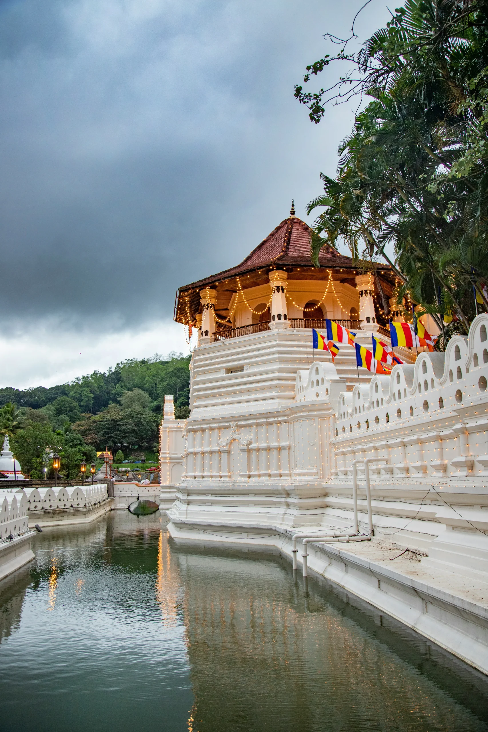 Temple-Of-Tooth-Relic